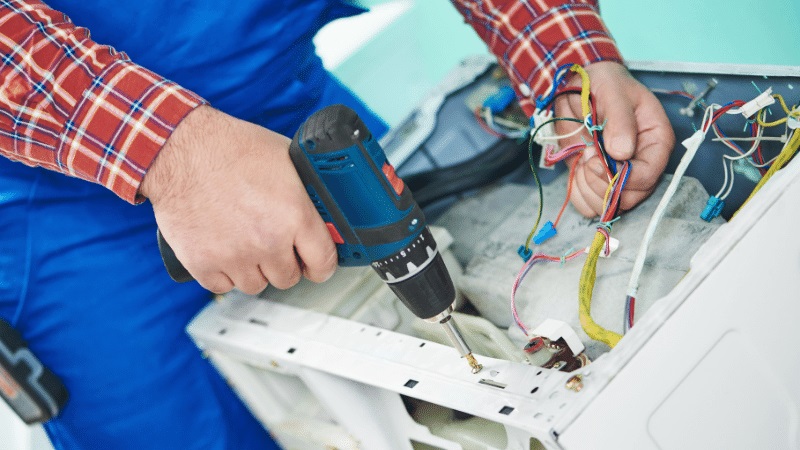 Saruhanlı Smeg Smeg çamaşır makinesi kart tamiri – Su almama arızası orijinal parça ile giderildi. - Teknik servis örneği